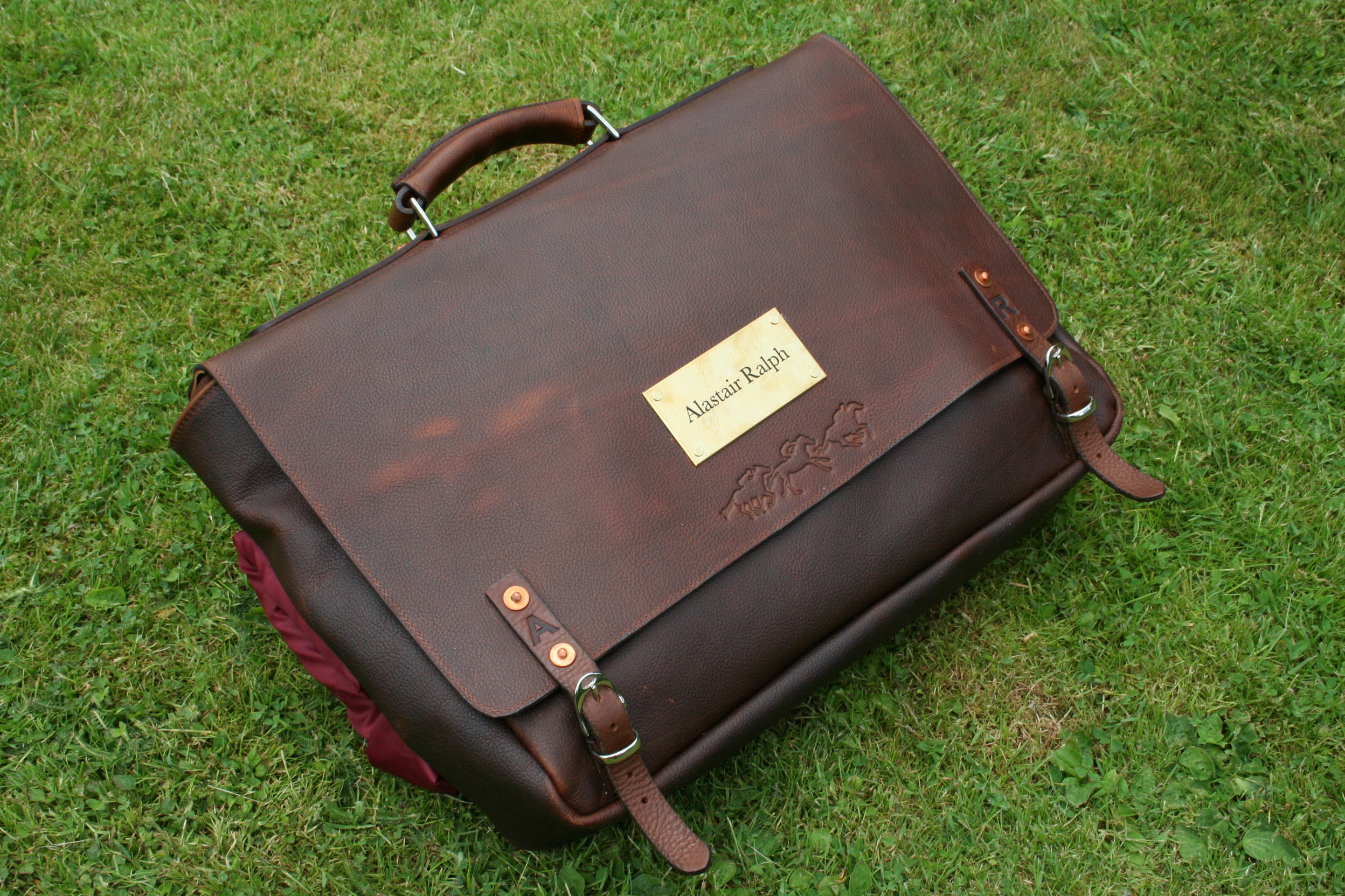 Weight and saddle cloth racing bag.